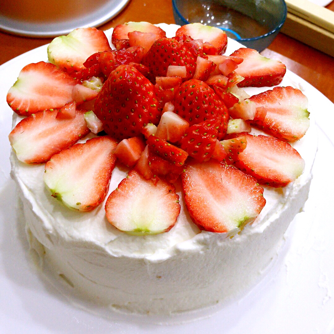 6寸草莓奶油戚风蛋糕