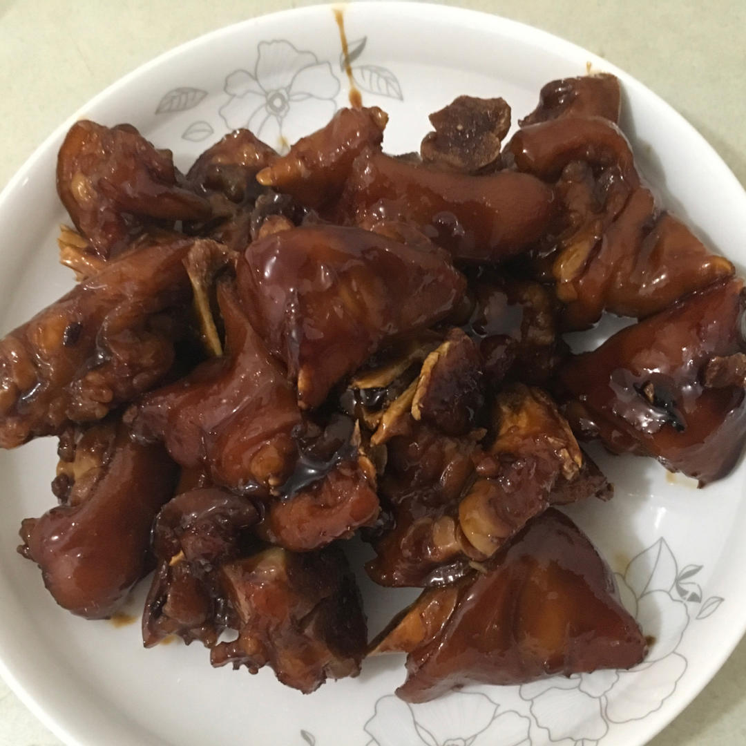 美味的家常菜：红烧猪蹄