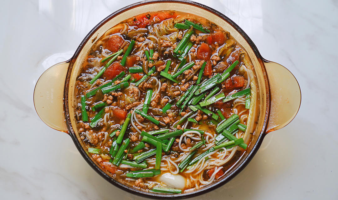 汤都喝光的云南小锅米线的做法 步骤10