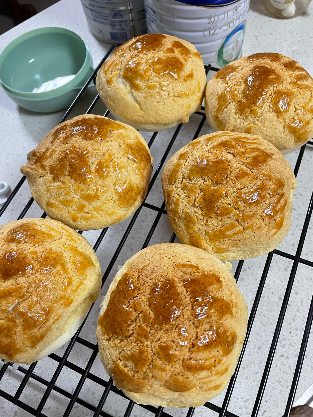 做100款面包の12：在家开茶餐厅!港式菠萝包 –不划格子自然裂开的香酥脆皮！菠萝油/酥皮包