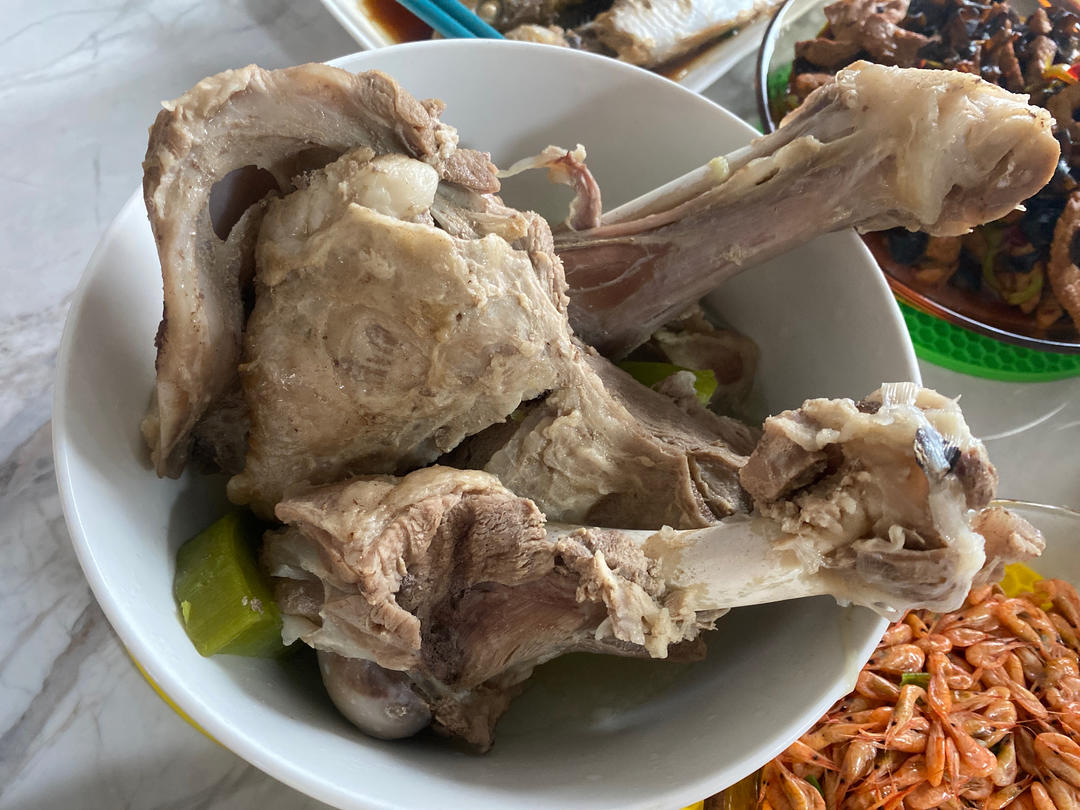 白萝卜炖羊腿