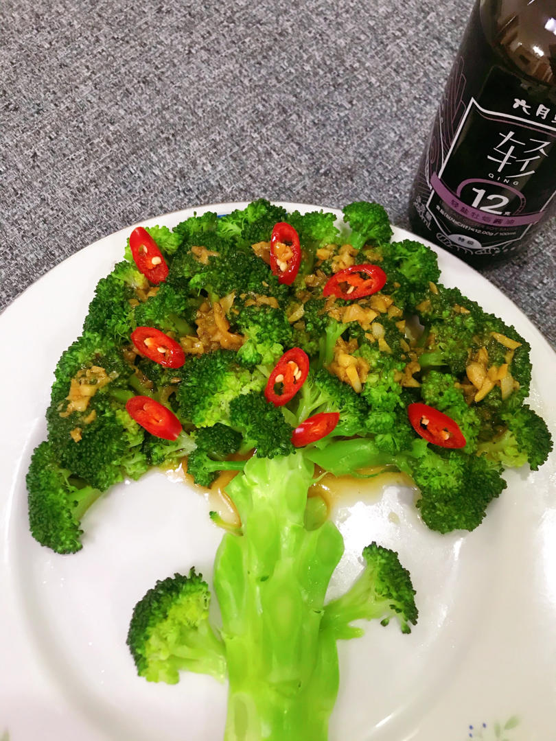 六月鲜轻盐蒜香西兰花树