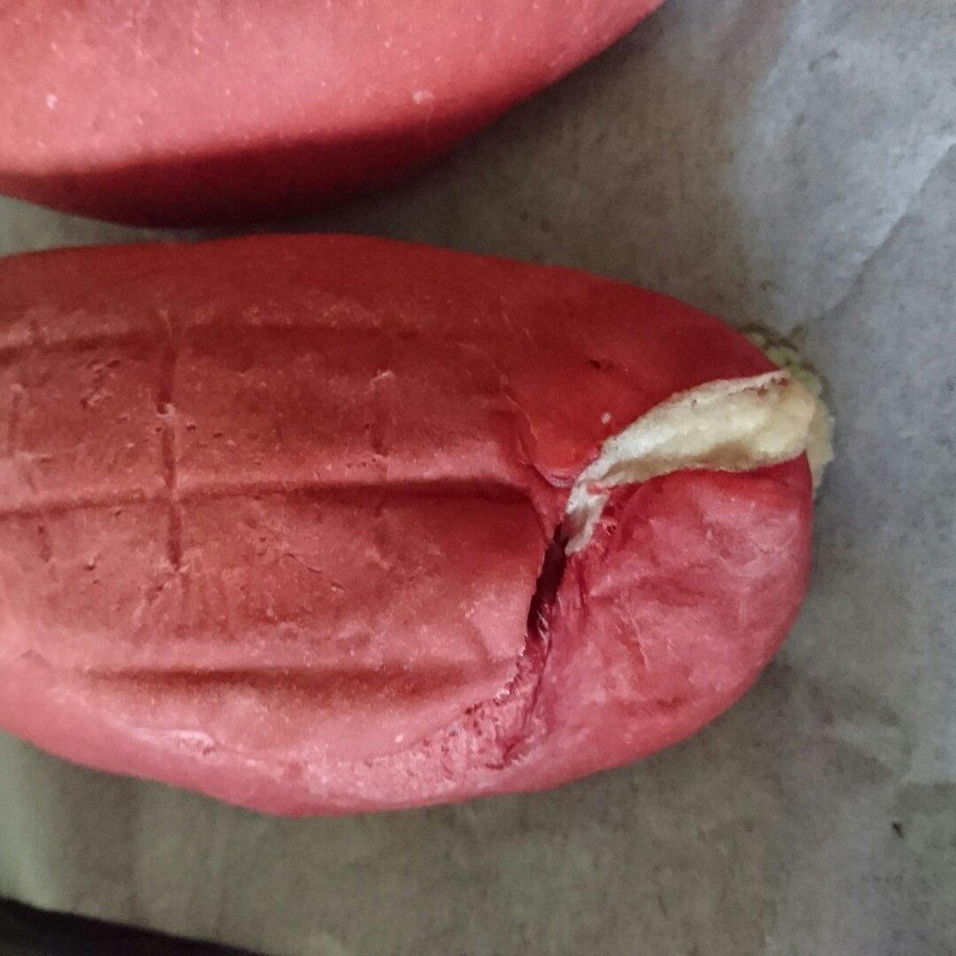 红丝绒奶酪蔓越莓核桃欧包