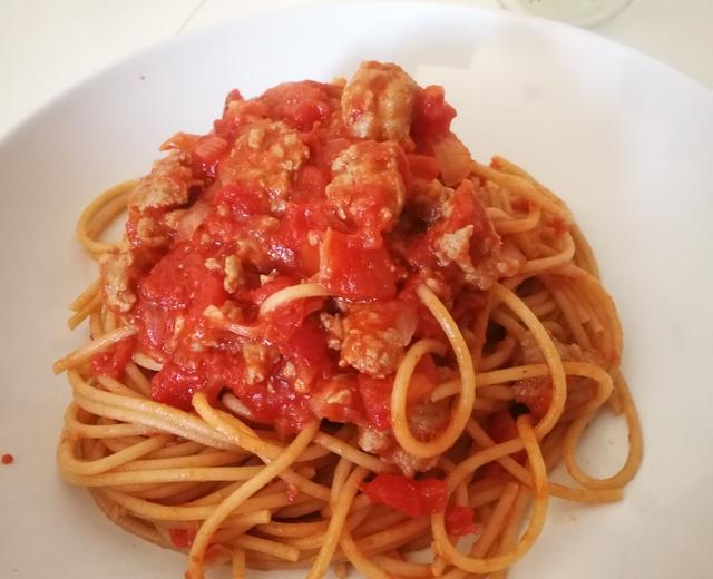 西红柿意面和香肠肉Pasta con Salsiccia的做法