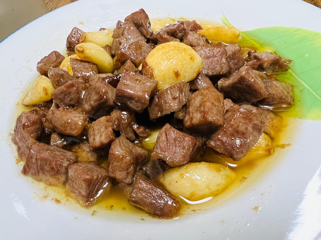 好吃到舔盘的蒜香黑椒牛肉粒