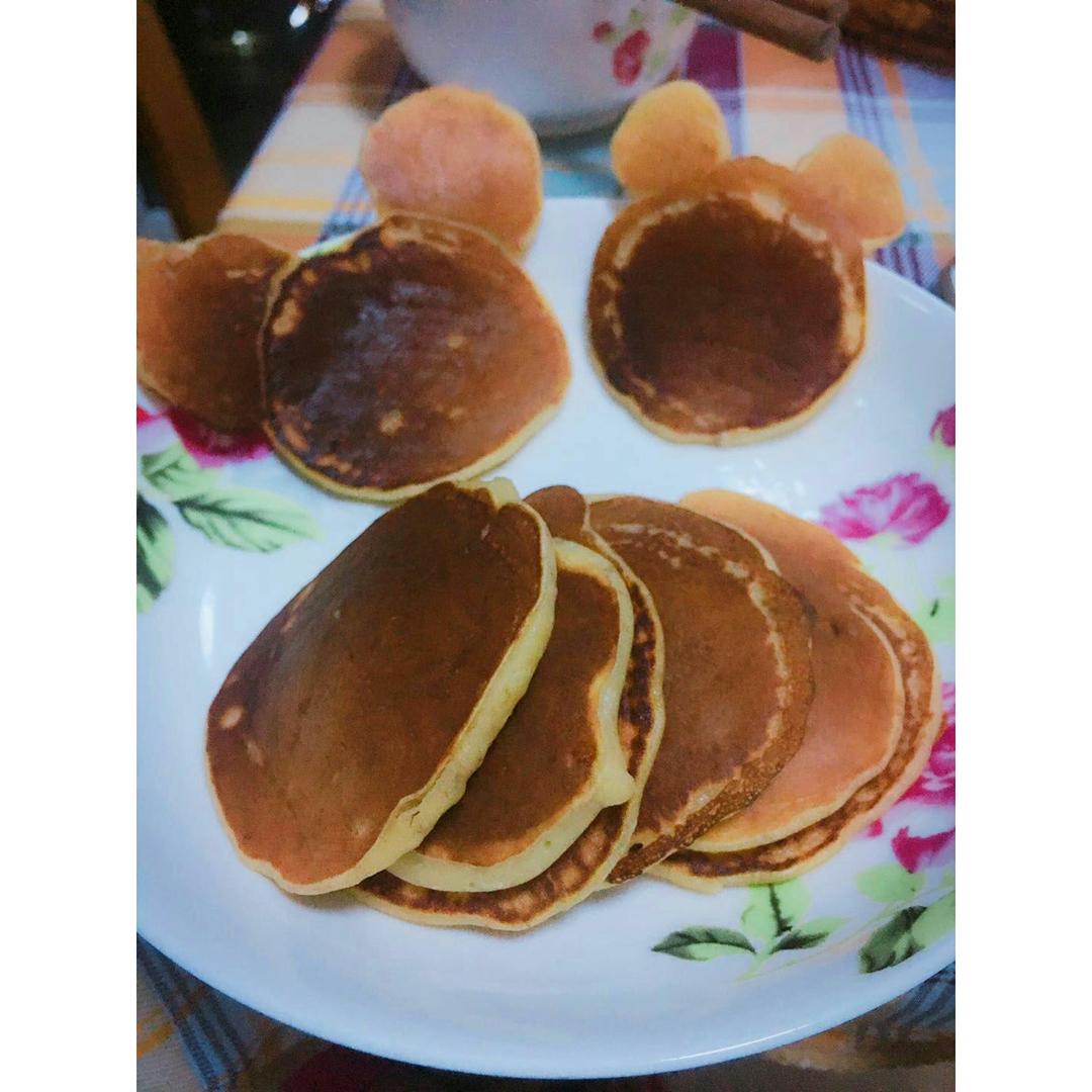 【减脂早餐】无油香蕉松饼（超简单）