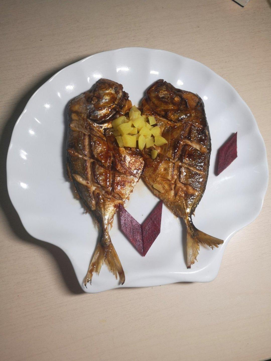 传统中式红烧平鱼