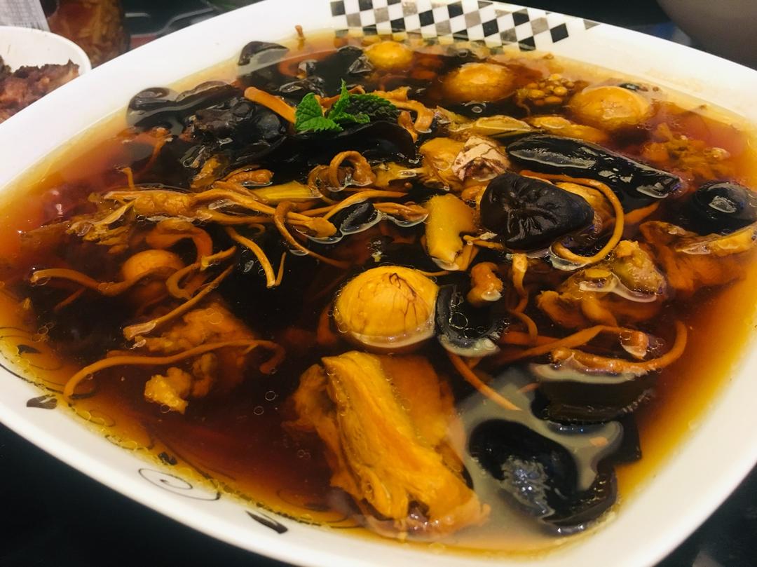 虫草花炖鸡汤