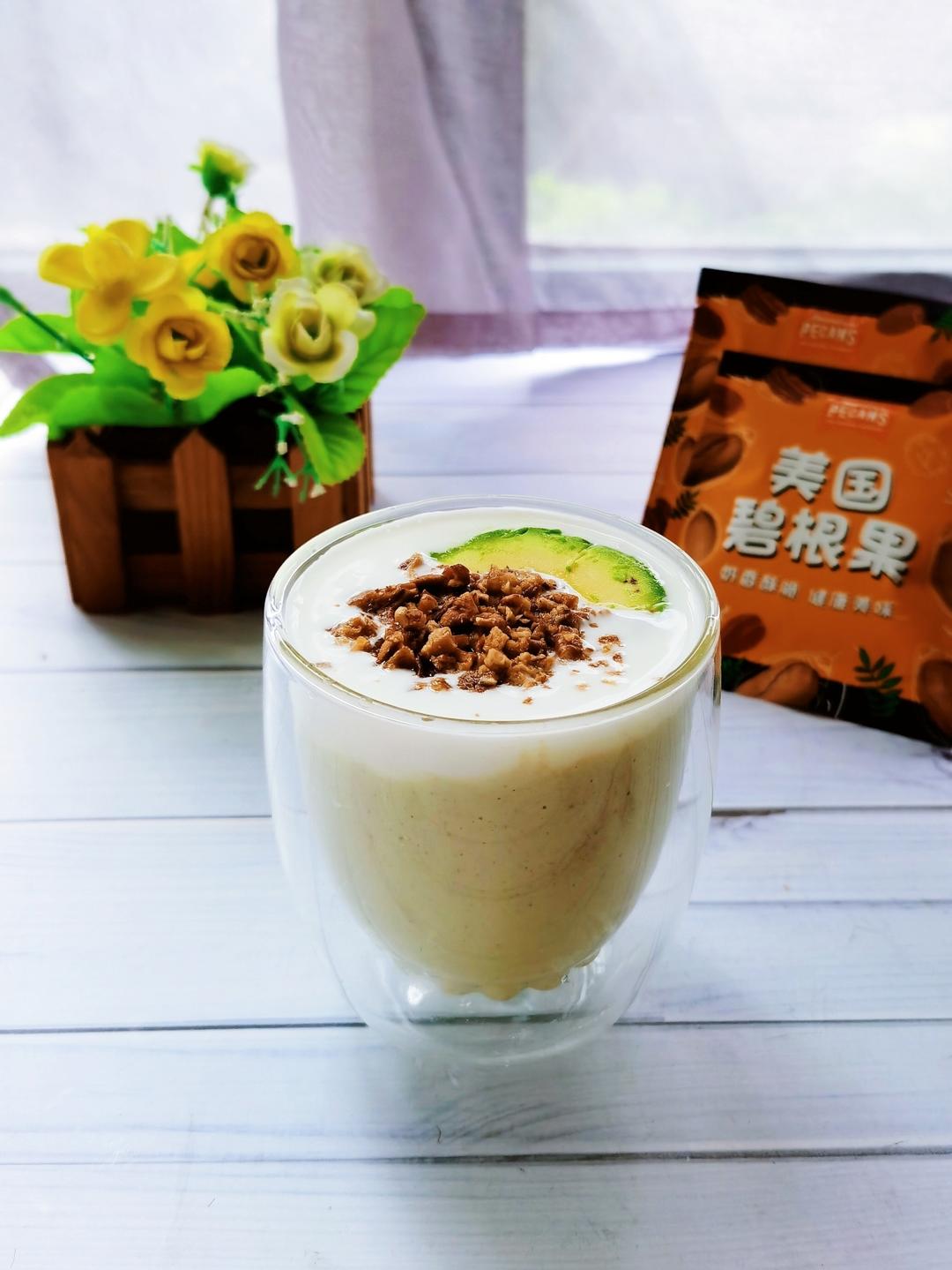 碧根果牛油果奶昔