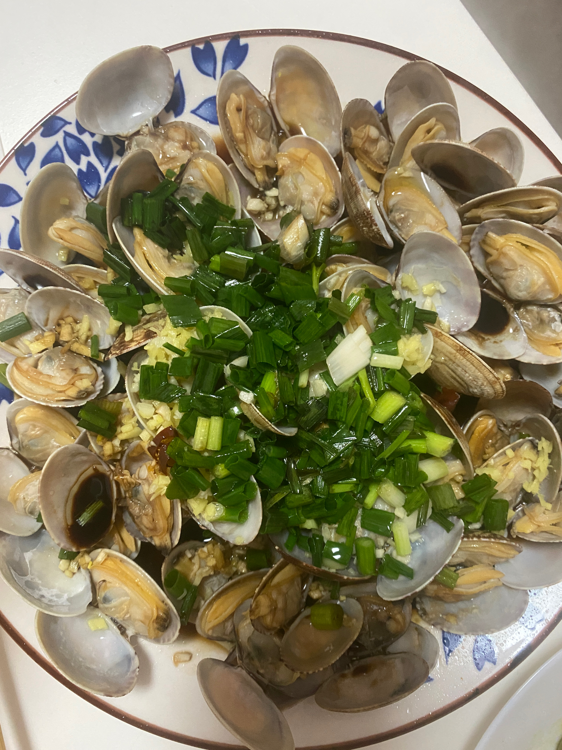 葱油蛤蜊或者葱油蛏子或者葱油海瓜子等的做法