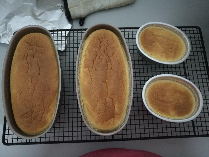 不开裂不回缩不掉皮的酸奶水浴法蛋糕