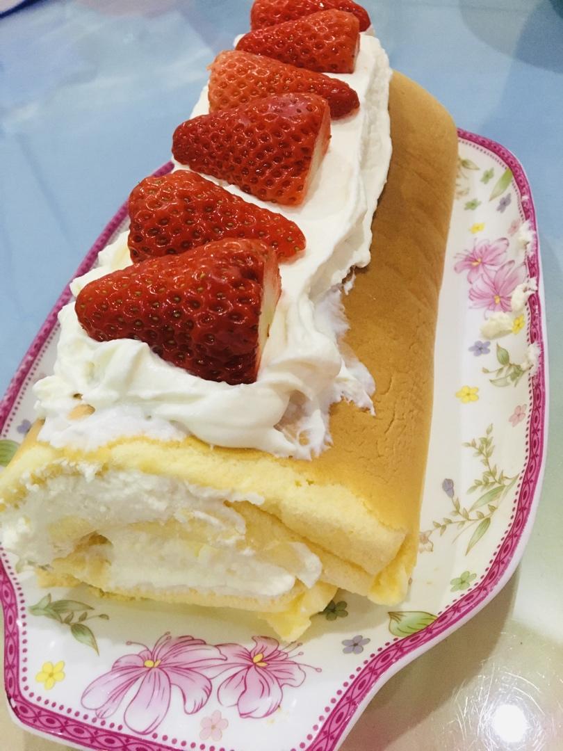 草莓奶油蛋糕卷-如此小清新