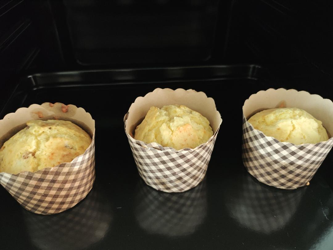 五招烤出一个蓬松湿软的空气玛芬蛋糕