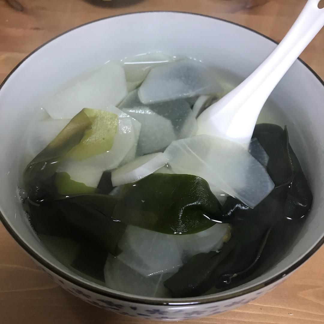 不荨非烟做的白萝卜海带汤