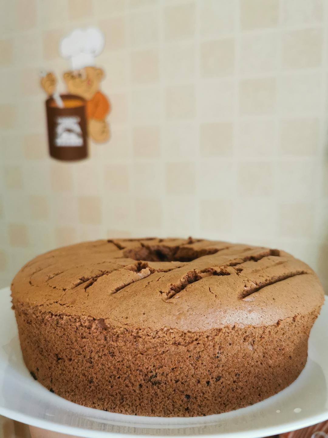 巧克力戚风蛋糕。风味浓郁不消泡，超详细做法