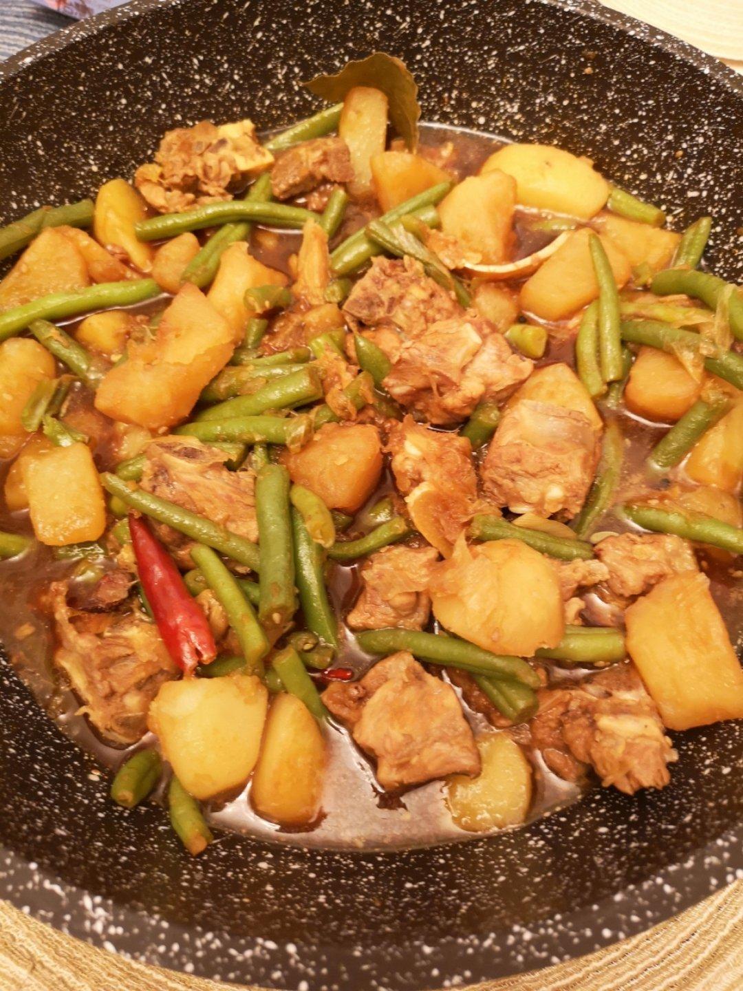 一定要用铁锅做的菜“排骨土豆炖豆角”