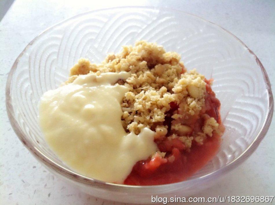 草莓大黄松仁香酥派－Strawberry and Rhubarb Crumble的做法