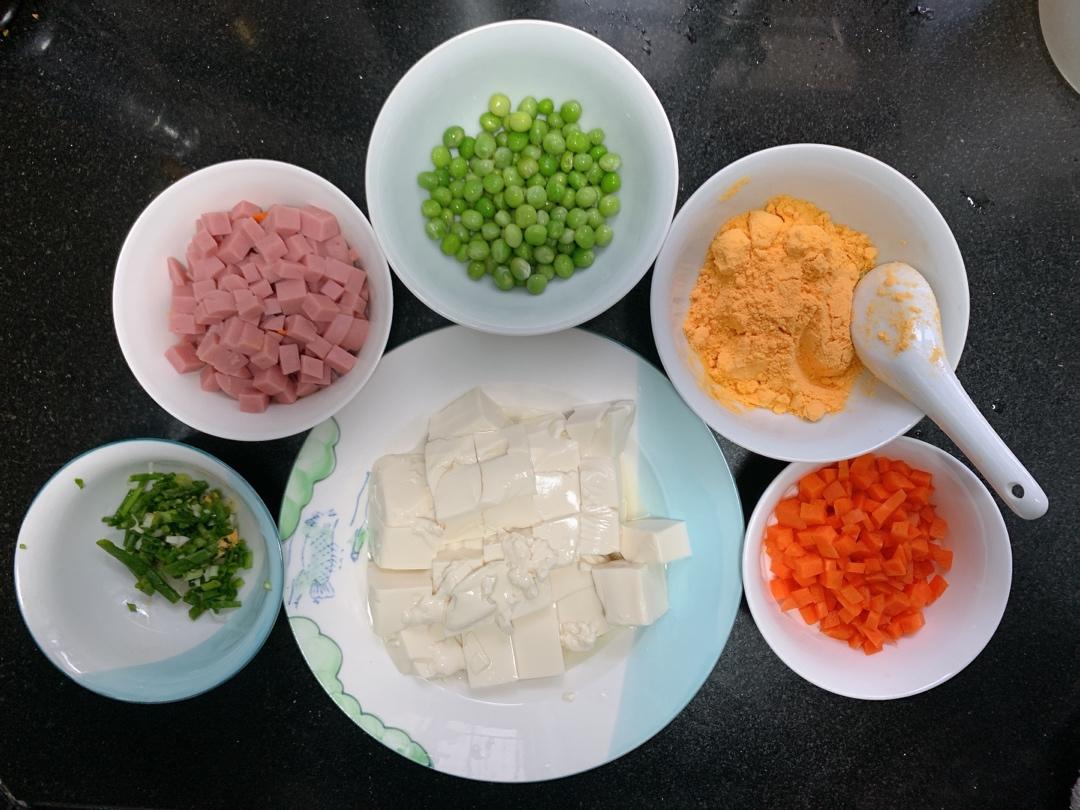 【咸蛋黄豆腐羹】豆腐烧得好，蛋要用得妙！