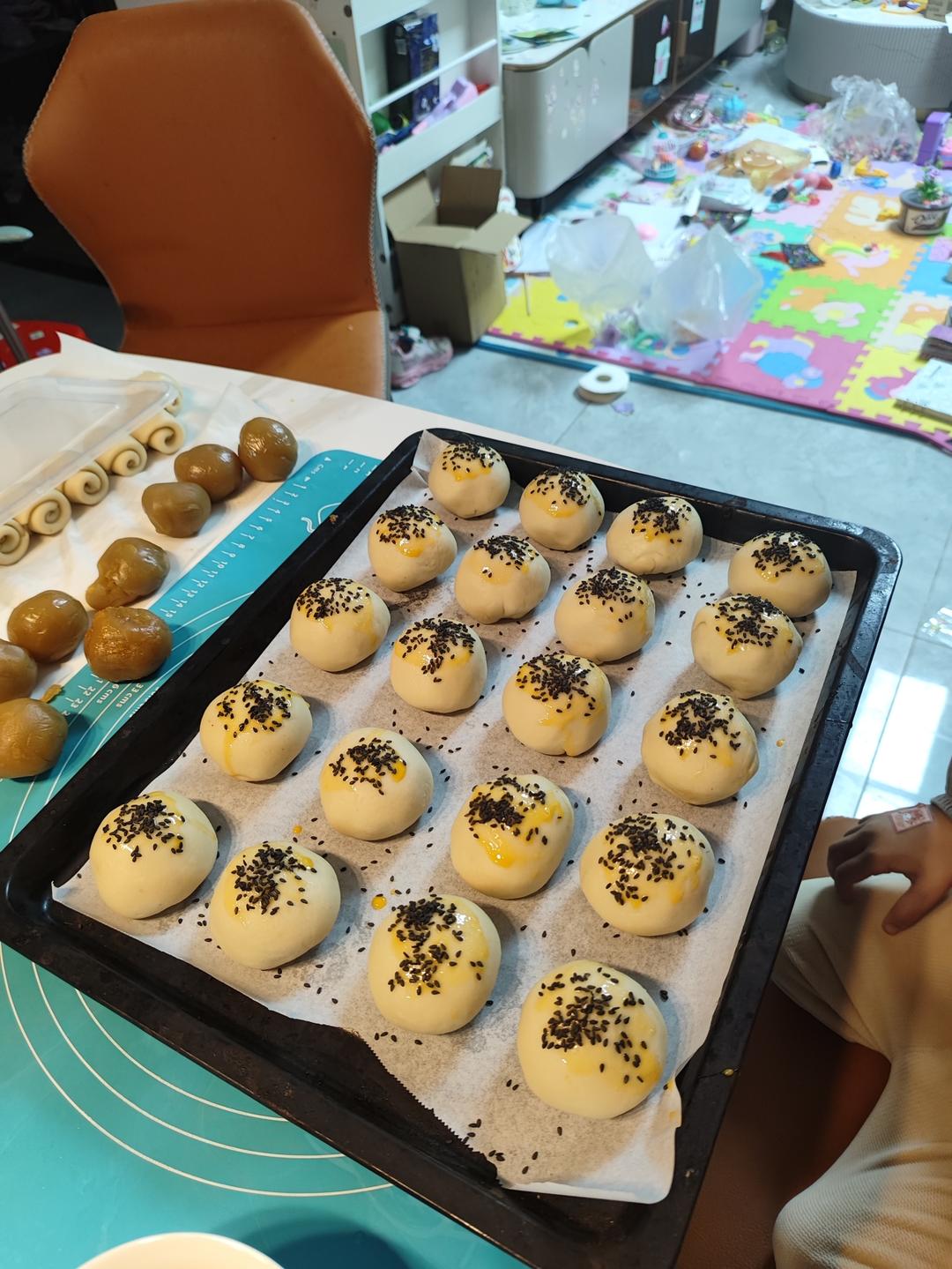 手工蛋黄酥（烫面法更省时省力哦）