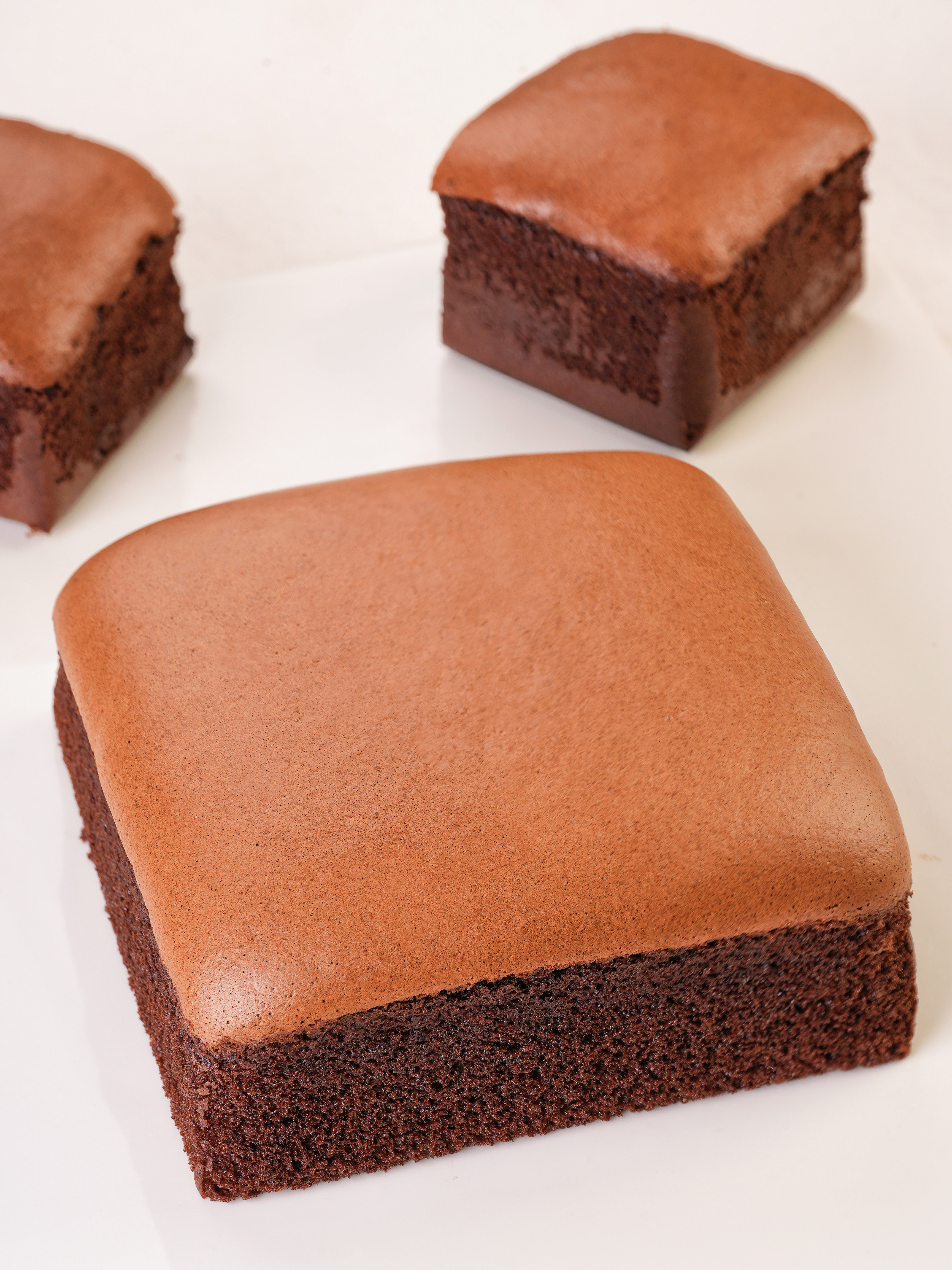 每次做这个蛋糕，家属都要先吃3块，真的是香啊！爱吃巧克力的一定不要错过！的做法