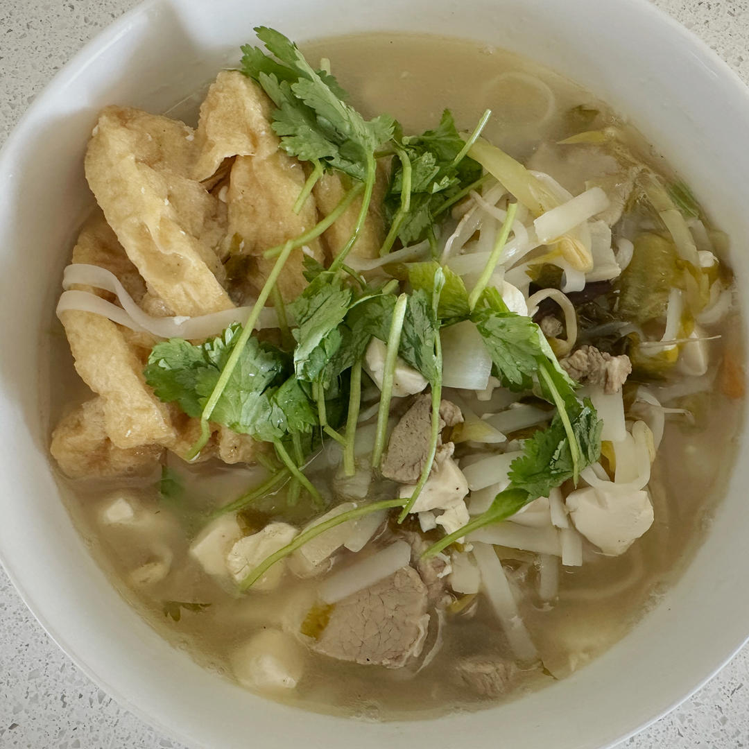 东北酸菜炖白肉