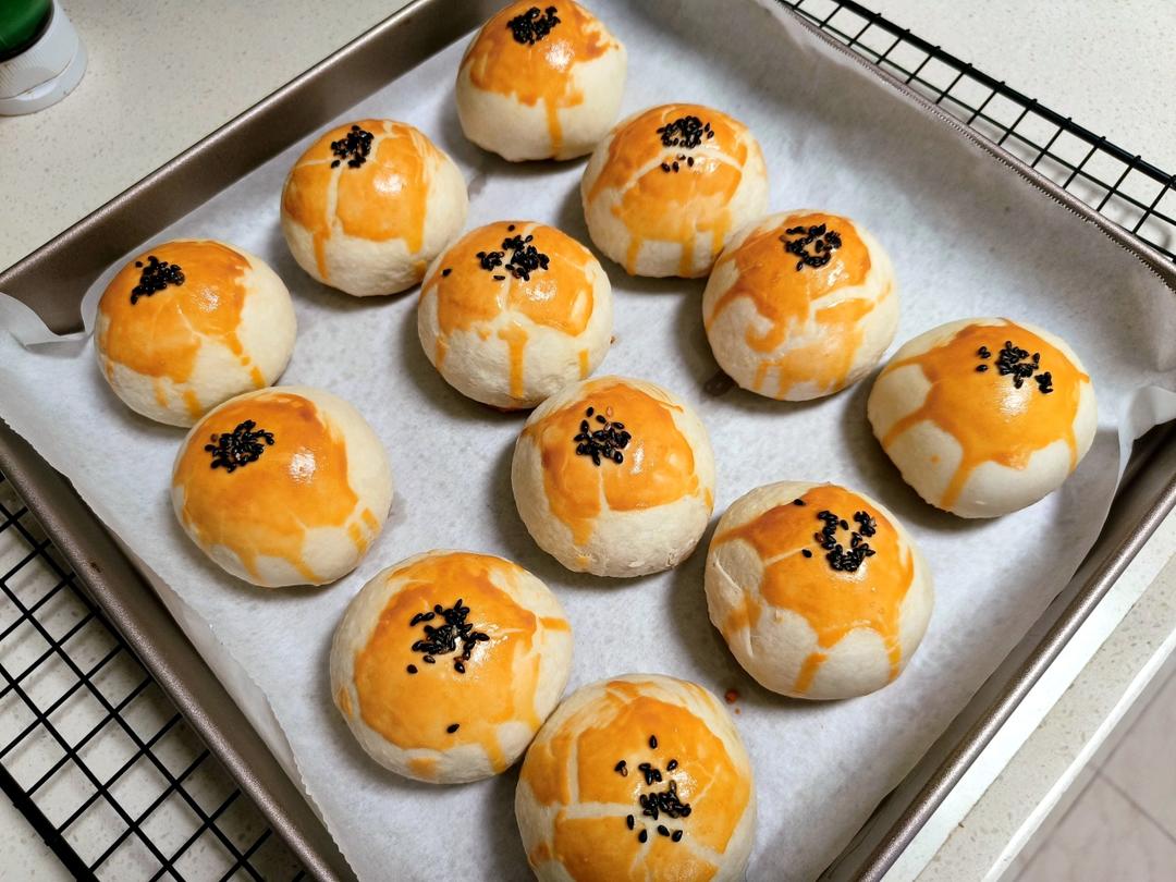 中秋不一定要吃月饼，来颗「蛋黄酥」吧