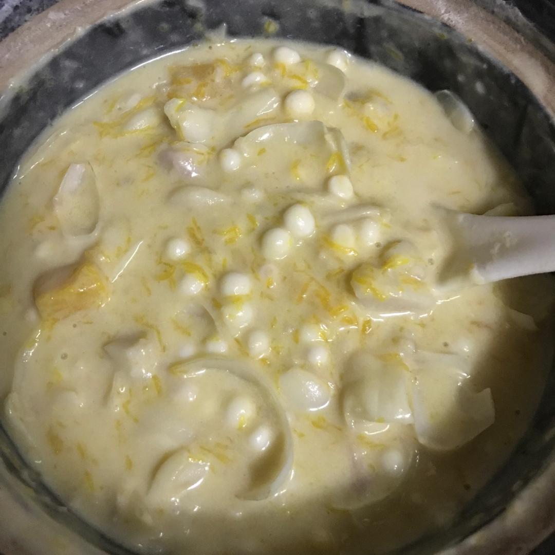 椰奶香芋南瓜芡实百合煲