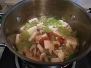 蘑菇莴苣豆腐汤（素）的做法 步骤9