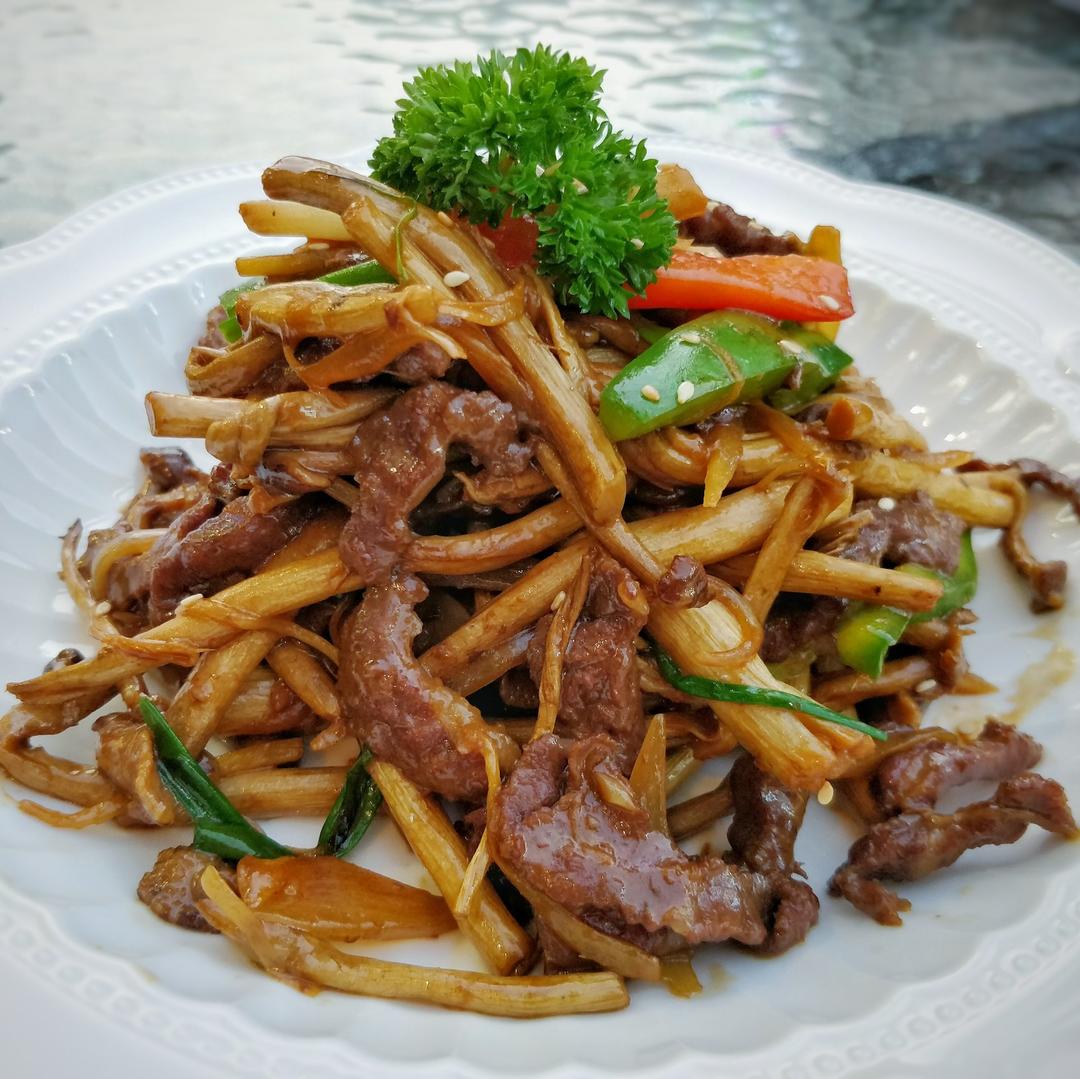 erica谢鱼做的酱香茶树菇炒牛肉