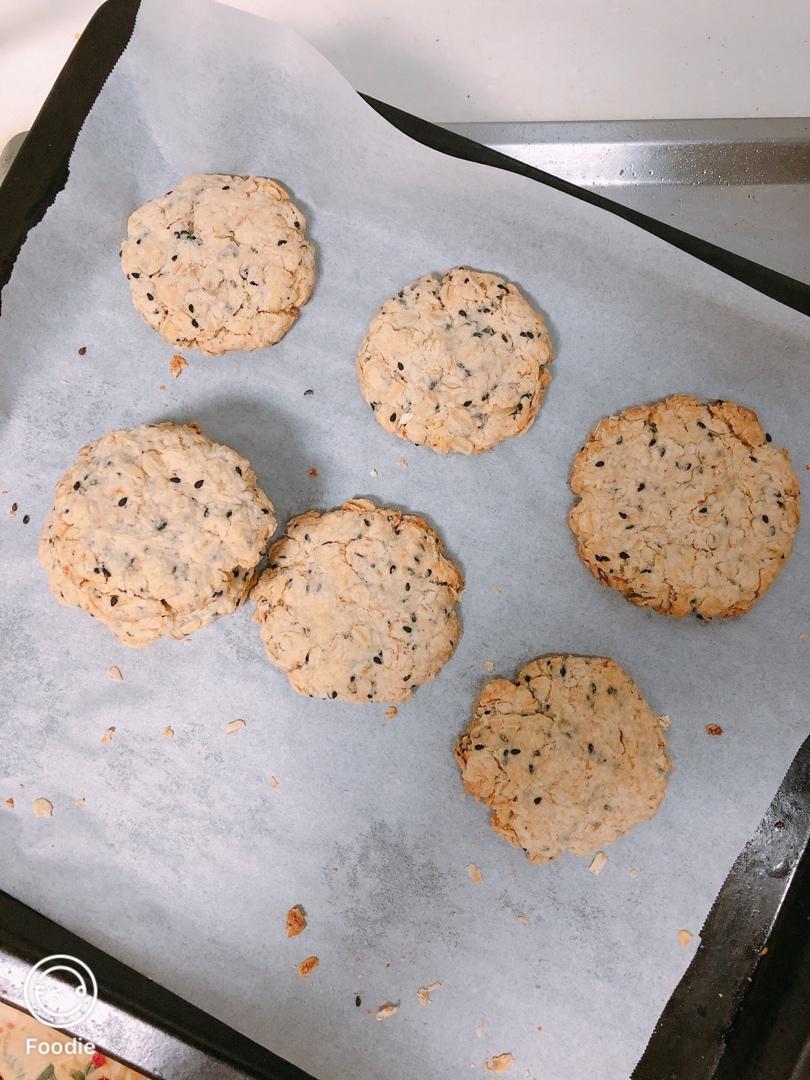 素食:有机燕麦芝麻大饼干