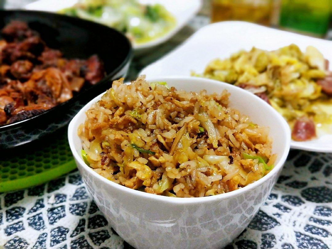 圆白菜酱油炒饭