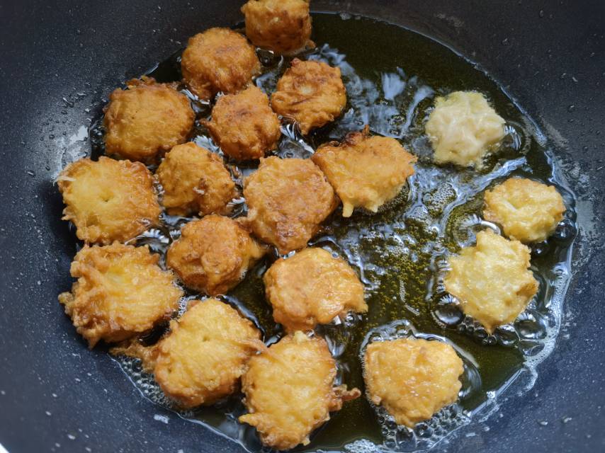 香酥软口的小吃摊版香炸萝卜丸子