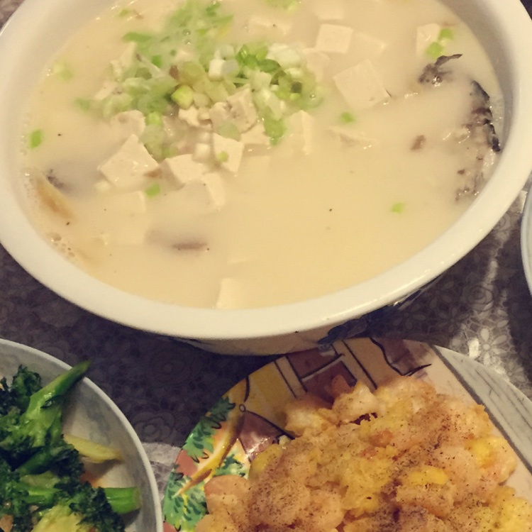 鲫鱼豆腐汤