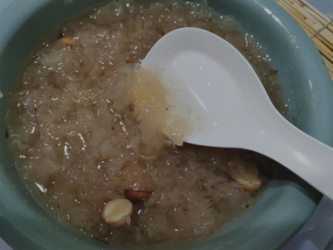 红枣银耳莲子羹（有出胶质、出胶，懒人的电压力锅版）