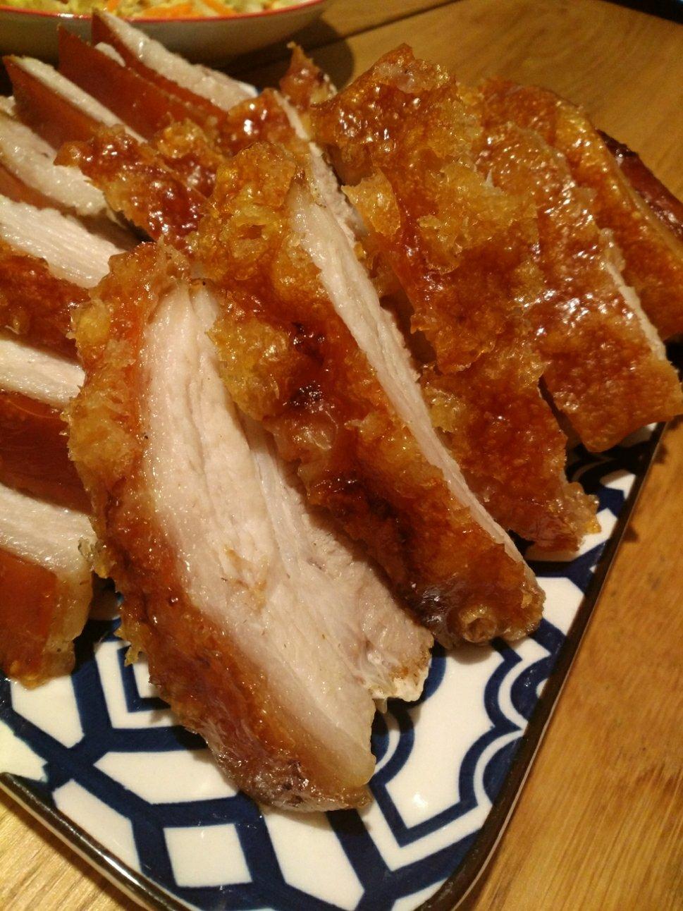 多次失败，越挫越勇终于做出来了广式脆皮烧肉