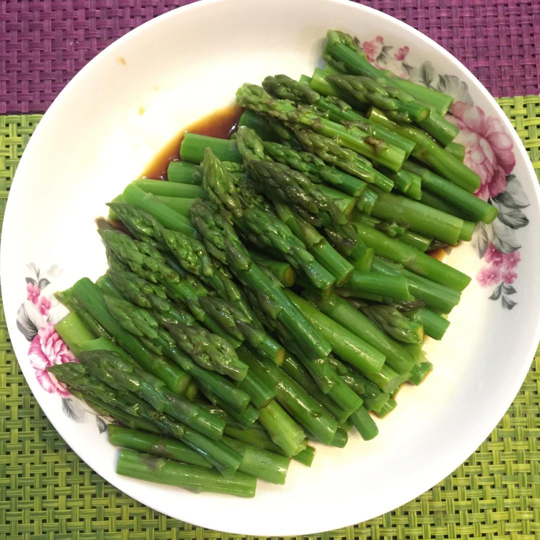 白灼芦笋