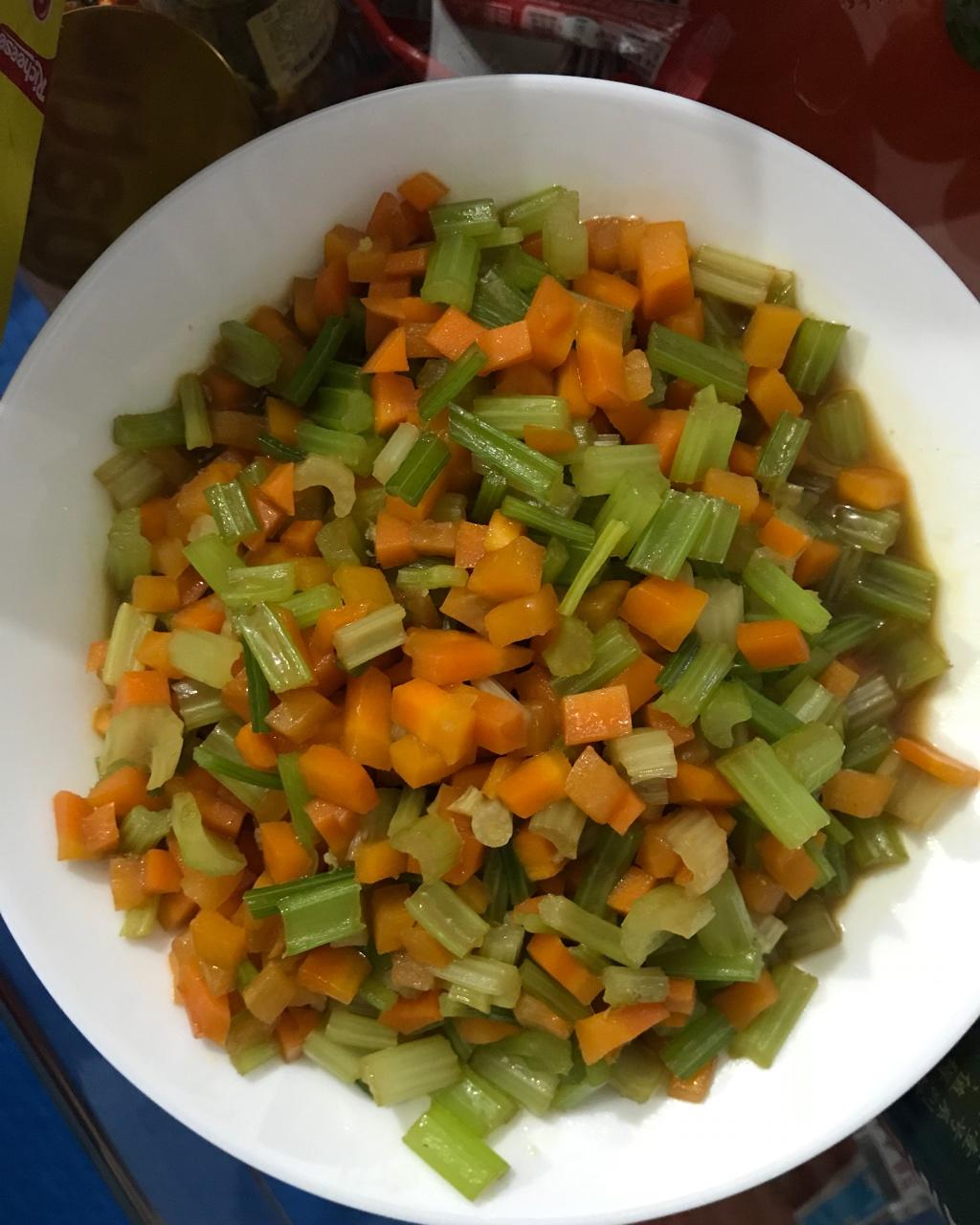 芹菜胡萝卜碎