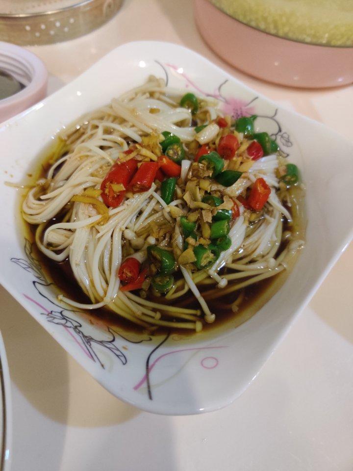 凉拌金针菇