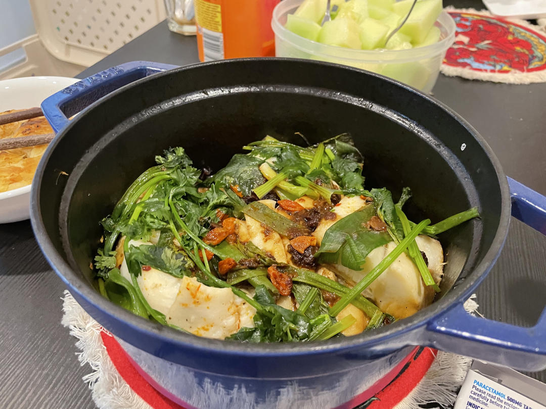 砂锅焖鱼煲