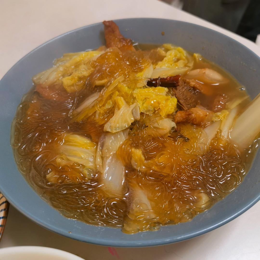 猪肉炖白菜粉丝