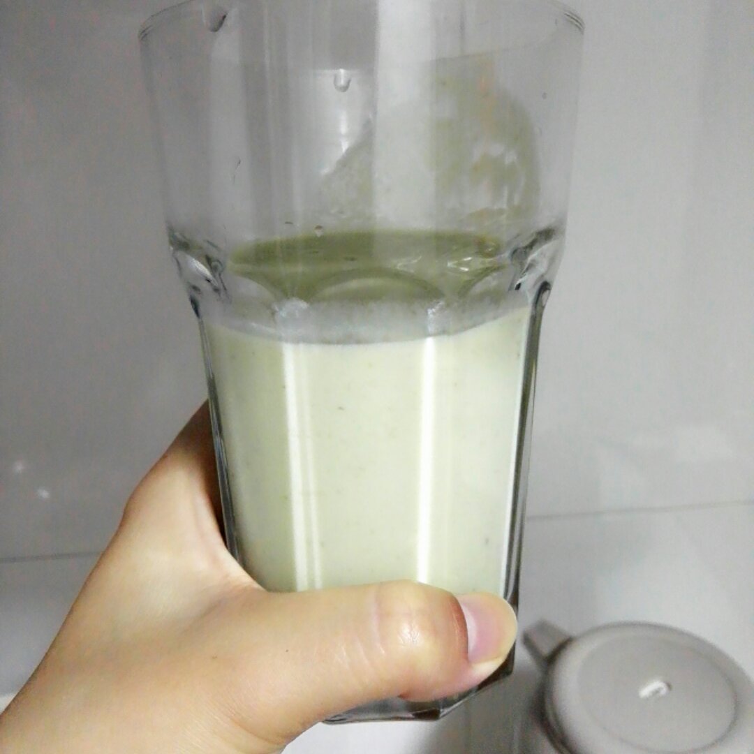 牛油果香蕉奶昔