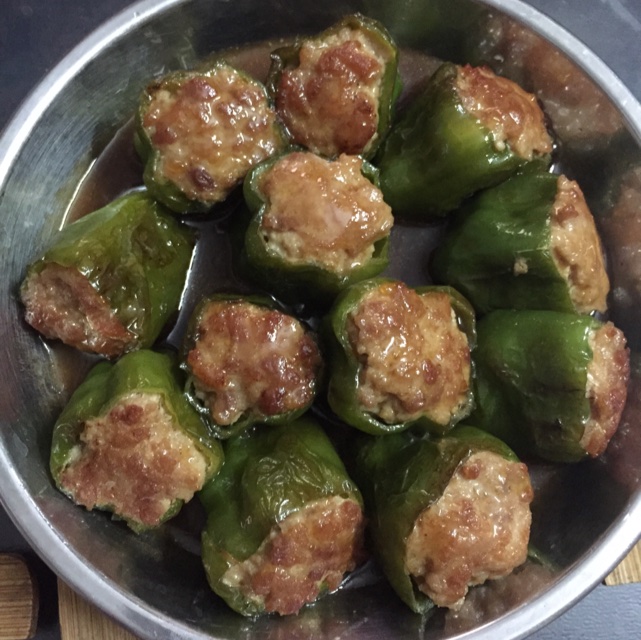 辊耔餹做的酿辣椒