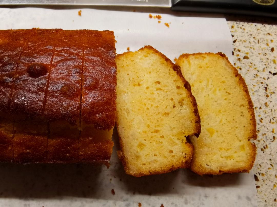 简单到只需所有材料混一起烤一烤的苹果蛋糕！