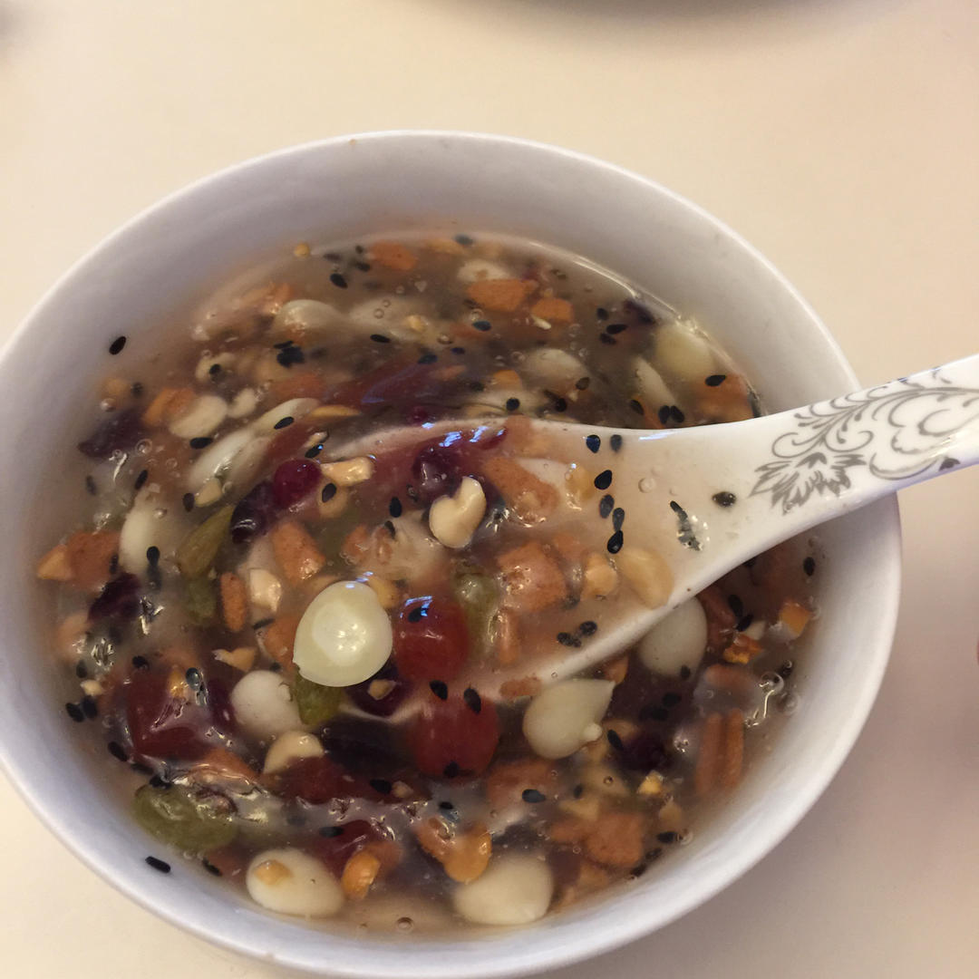 奥利满满做的杏仁茶