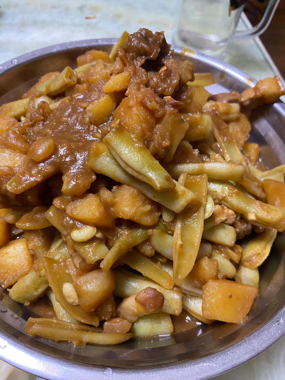 绝对正宗的东北土豆豆角炖五花肉