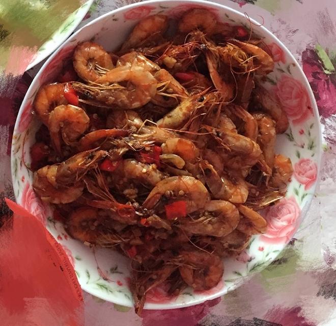 辣炒河虾。的做法