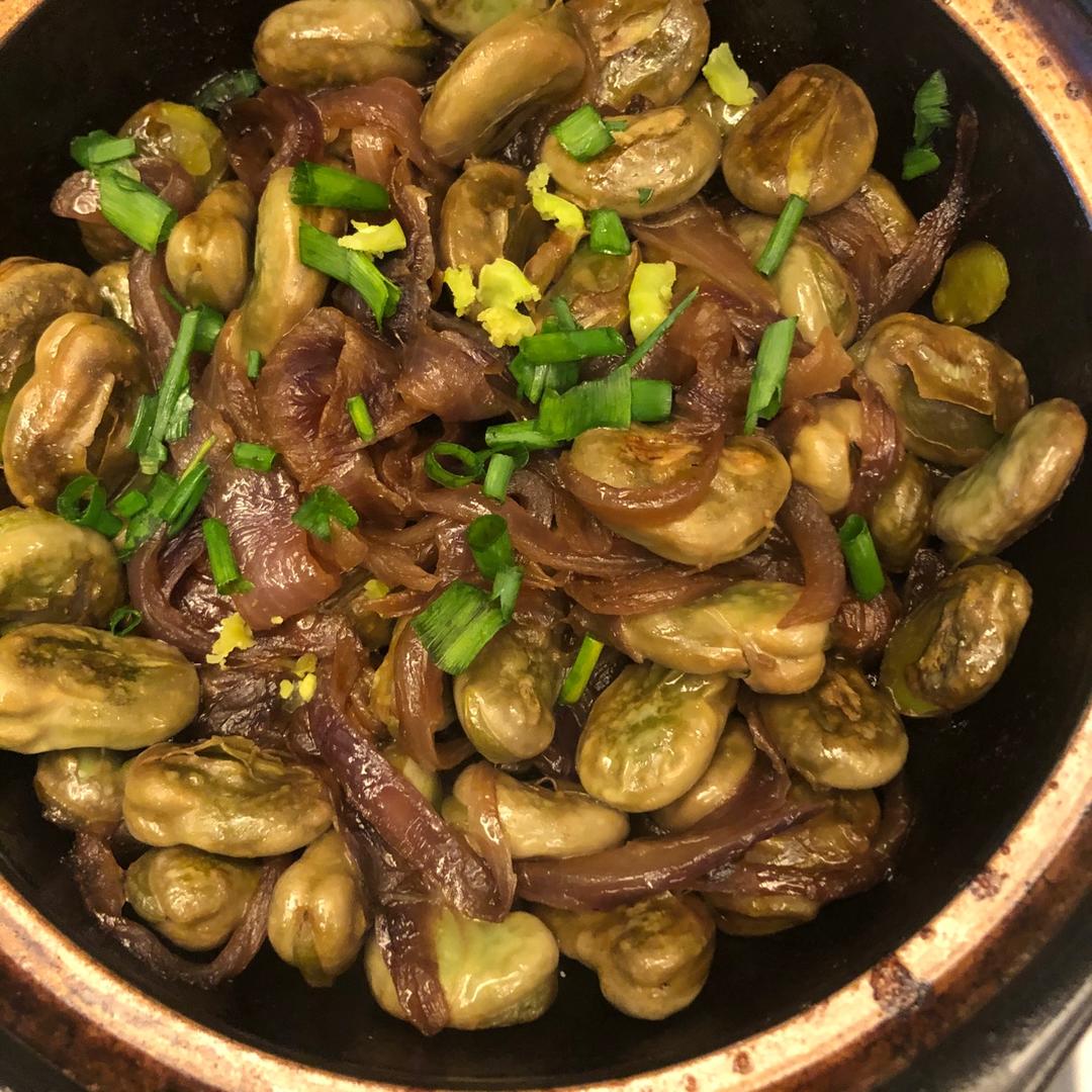 洋葱蚕豆煲