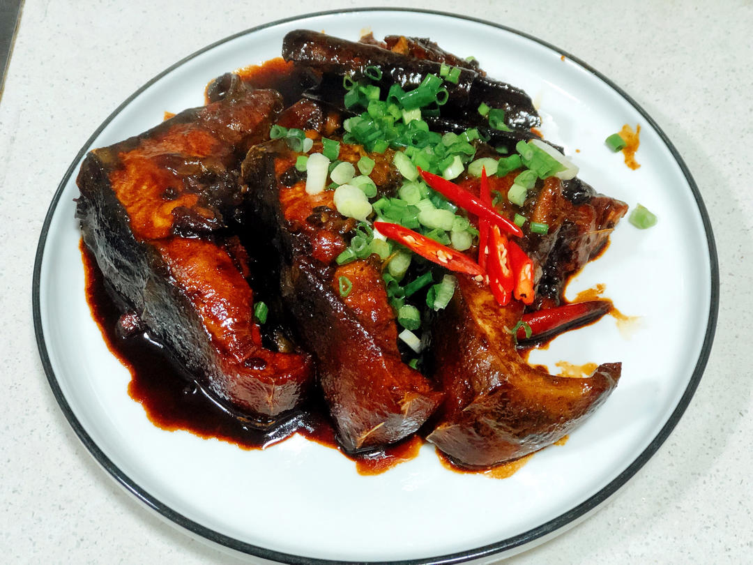 红烧鲟鱼