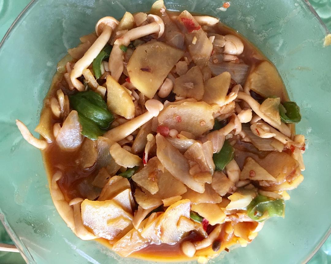 洋葱土豆白玉菇的做法