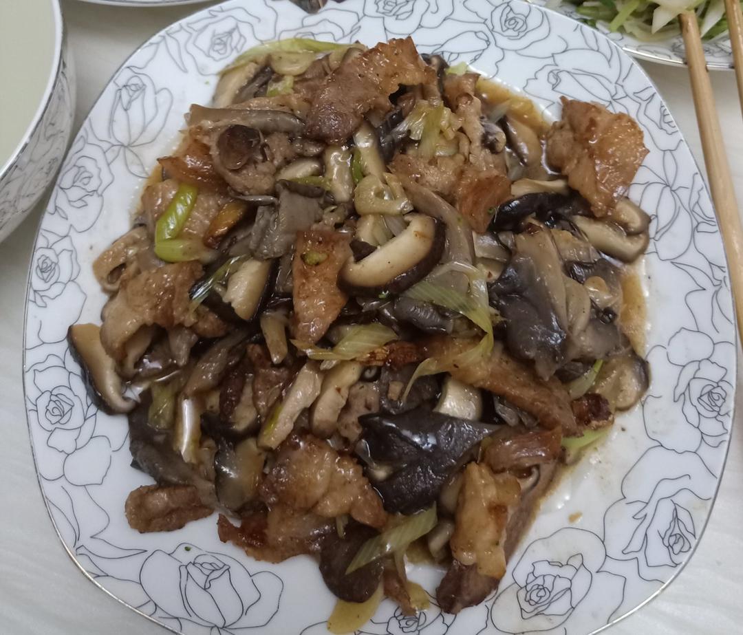 蘑菇炒肉片